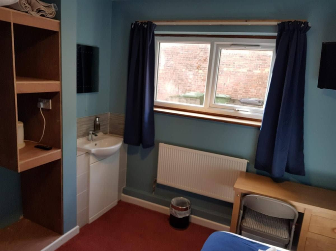 Bedroom 5, Newark Hotel, Peterborough