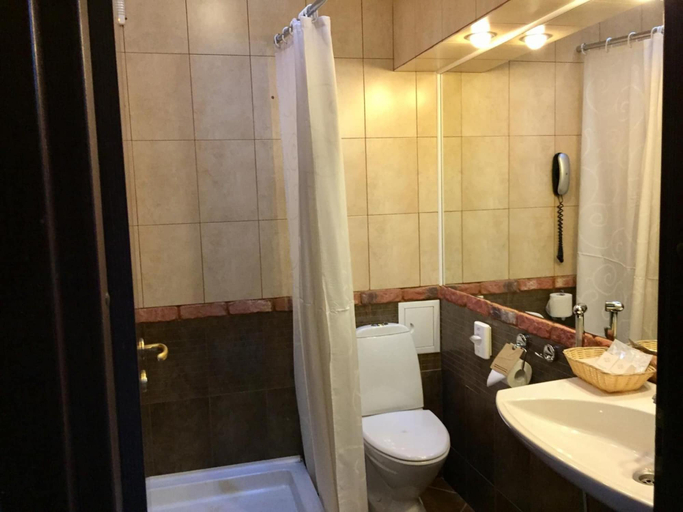 Bathroom 2, Lomonosov Hotel, Sankt-Peterburg gorsovet
