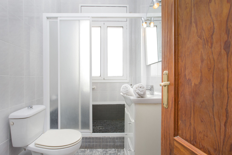 Bathroom, Villa Alonso, Girona
