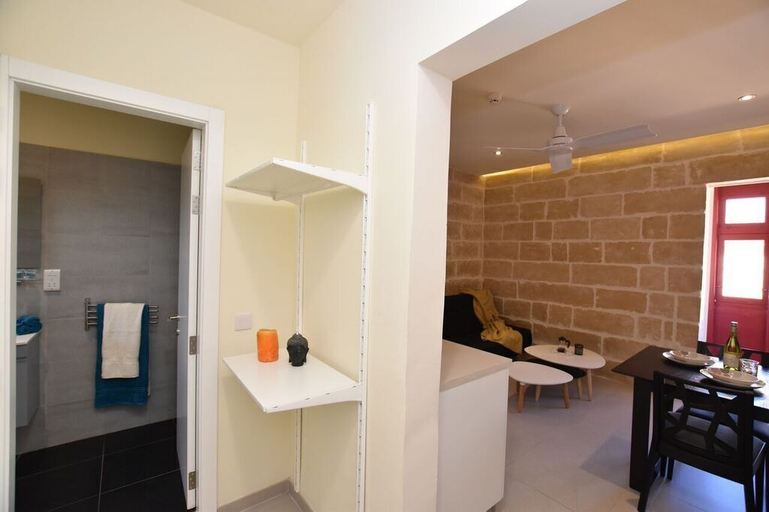 Bathroom 3, Vallettastay Standard Apartments in Valletta