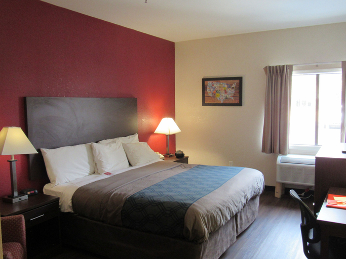 Bedroom 3, Econo Lodge Carlisle Central, Cumberland