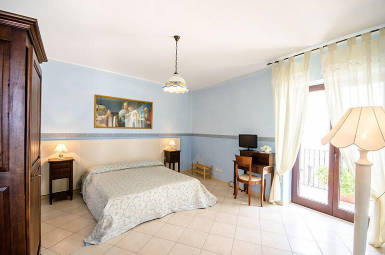 Bedroom 4, Iris Bed and Breakfast, Taranto