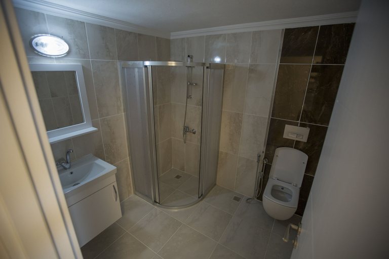 Bathroom 3, Black Rose Apartment, Arsin