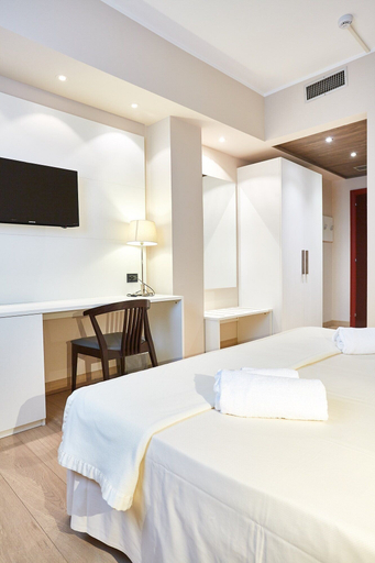 Bedroom 2, MajesticHouse Conference & Restaurant, Brescia