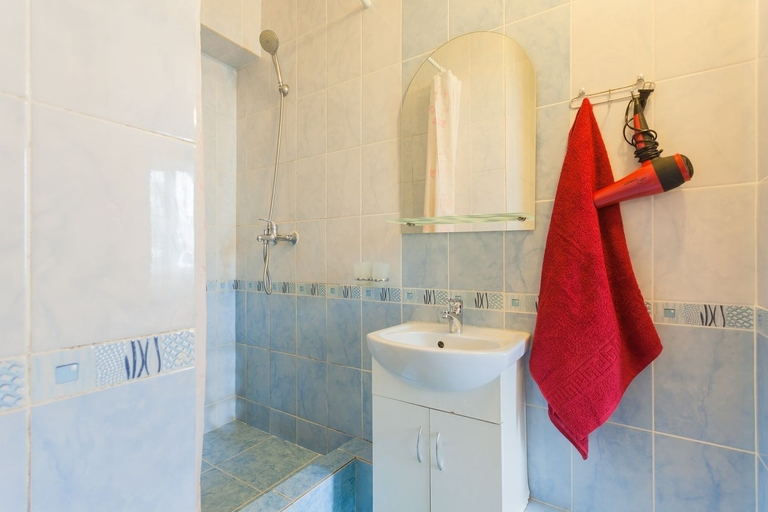 Bathroom 3, Piterdom Novaya, Sankt-Peterburg gorsovet