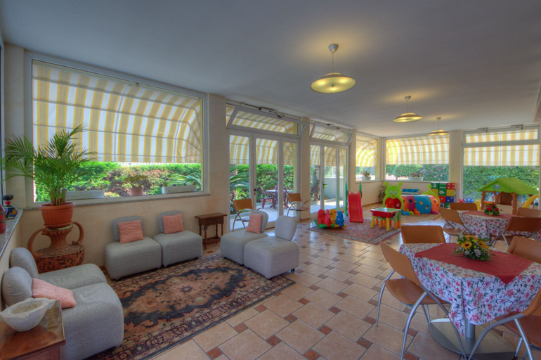 Food & Drinks 5, Residence Villa Gloria, Savona