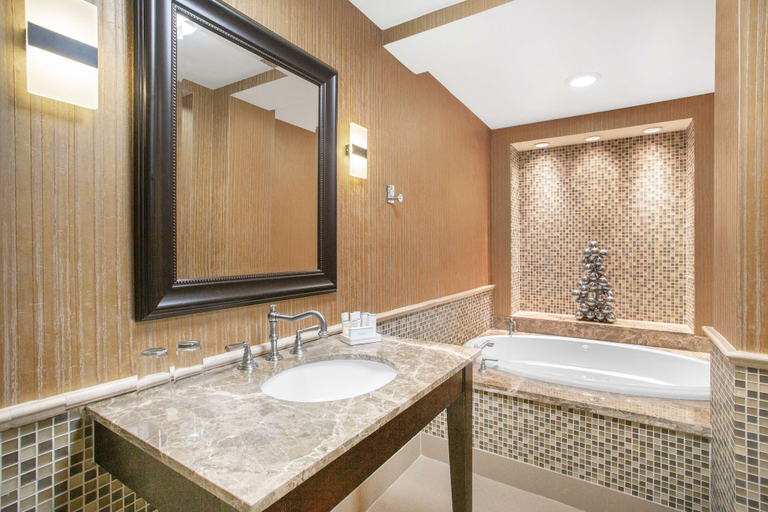 Bathroom 4, Hilton Garden Inn Palm Beach Gardens, Palm Beach