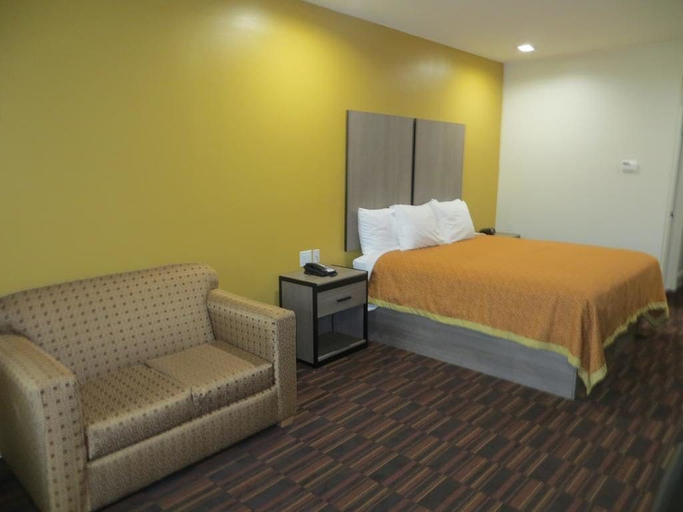 Bedroom 5, Scottish Inns and suites, Houston