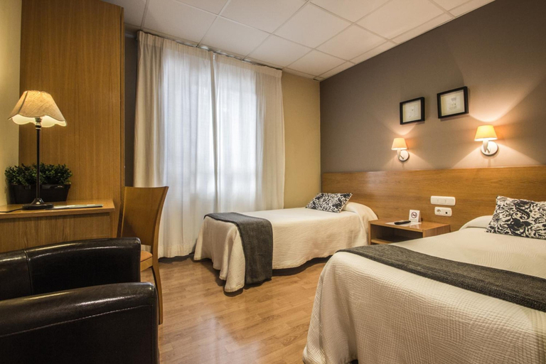 Bedroom 4, Casa Jacinto Pamplona, Navarra