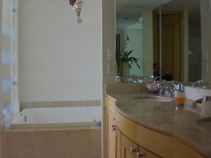 Bathroom, Tikal 11, Acapulco de Juárez