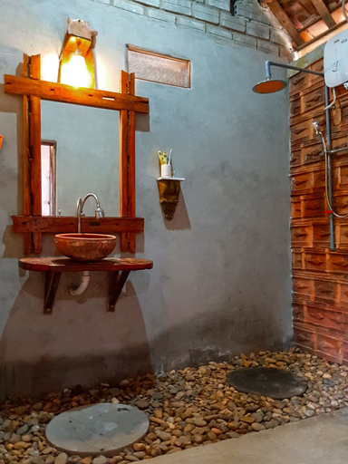 Bathroom 3, Highway 20 Homestay, Bố Trạch