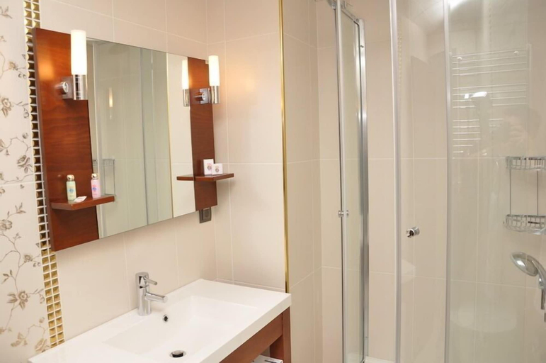 Bathroom 3, Grand Asos Hotel, Merkez