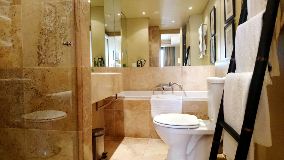Bathroom 4, Royal Palm Hotel, eThekwini