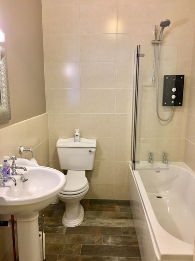 Bathroom, Ashdale Guest House, Derbyshire