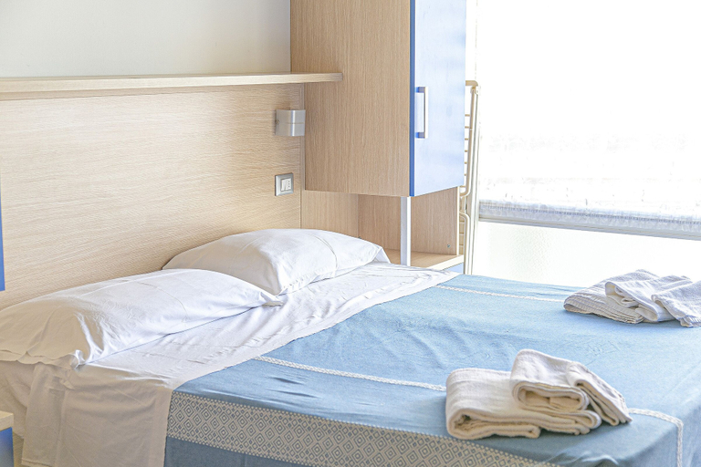Bedroom 4, Hotel Tropical, Rimini