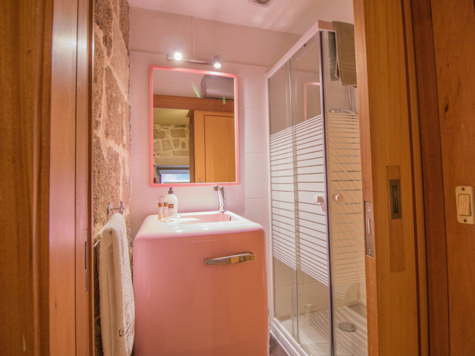 Bathroom 4, RIBEIRA by YoursPorto, Porto