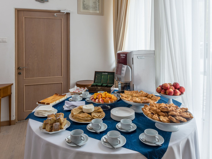 Food & Drinks 5, Hotel Avialuxe, Northern