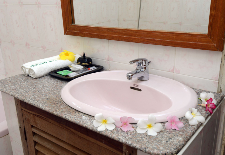 Bathroom 4, Kyaw Hotel, Myingyan