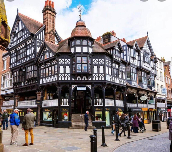 Others 5, Remarkable 1-bed Cottage in Chester, Cheshire West and Chester