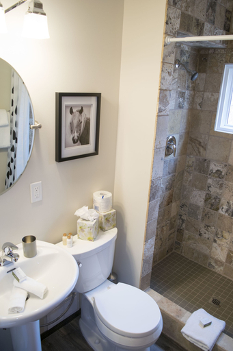 Bathroom 4, Yamnuska Suites, Division No. 15