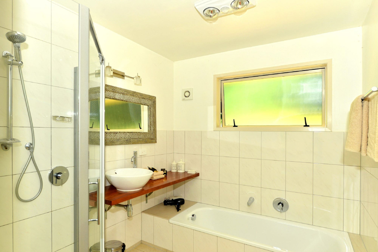 Bathroom 4, Avalon Resort, Far North