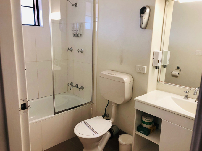 Bedroom 3, Campbelltown Colonial Motor Inn, Campbelltown - South