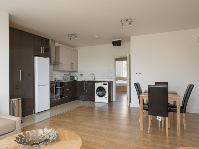 Others 4, Luxurious 2 Bed Apartment in Central Bedford, Bedfordshire