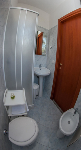 Bathroom 3, Cala Scoglietti, Sassari