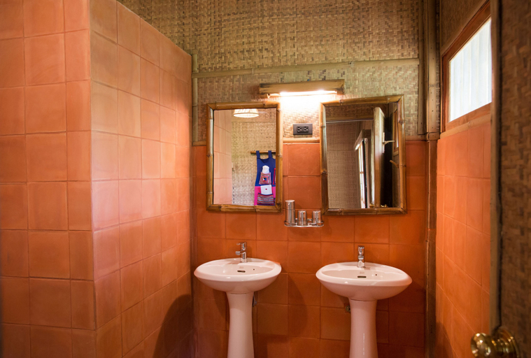 Bathroom 4, Lisu Lodge, Mae Taeng