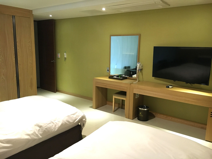 Bedroom 3, K Tourist Hotel, Jeju