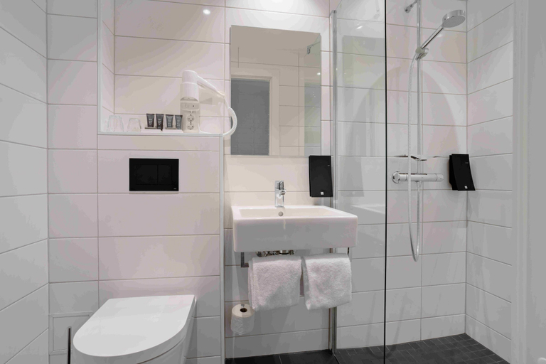 Bathroom 5, Thon Hotel Saga, Haugesund