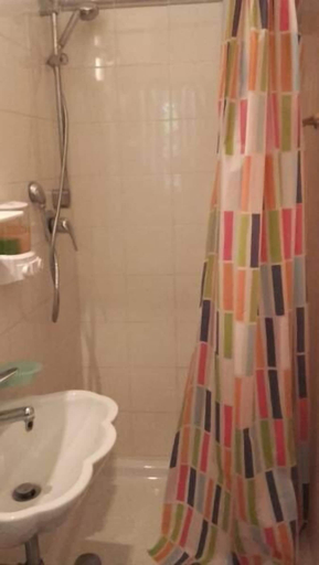 Bathroom, La corte di Firenze, Florence