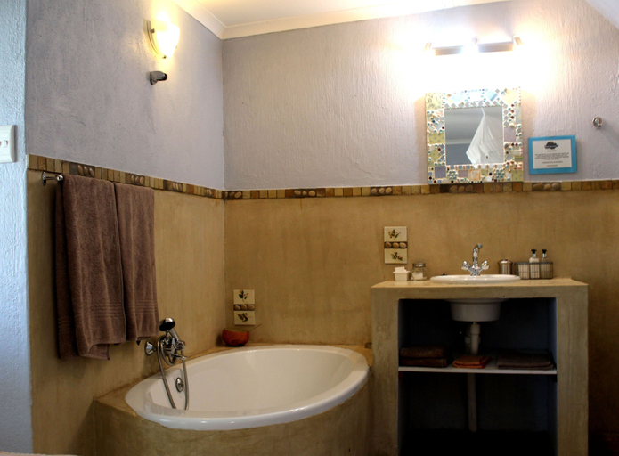 Bathroom 5, Blyde Mountain Country House, Mopani