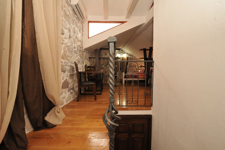 Others 5, Una Apartments II - Adults only
