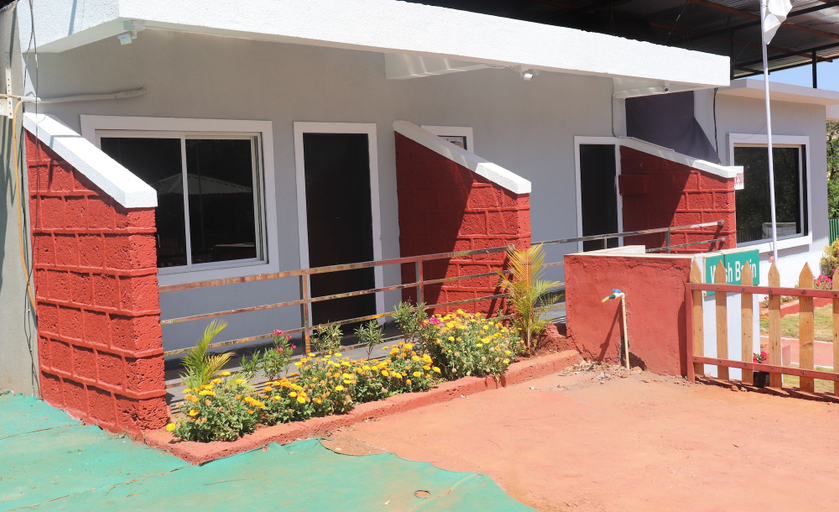 Exterior & Views 2, Royal Resort, Satara