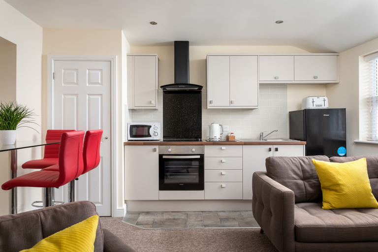 Others 5, Elliot Oliver - 2 Bedroom Town Centre Apartment, Gloucestershire