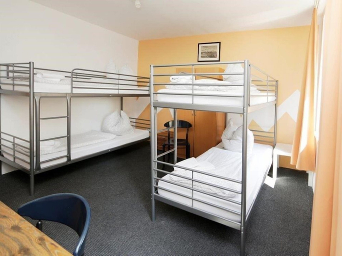 Bedroom 4, Hotel Goldener Hahn, Duisburg