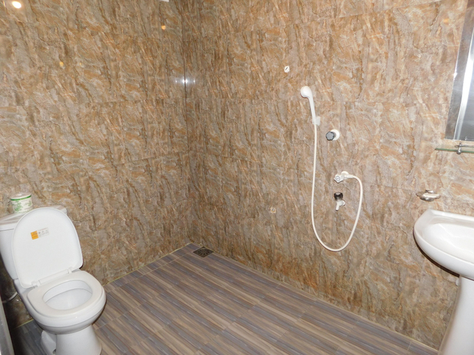 Bathroom 3, The Bavarian Resort, Pothuvil