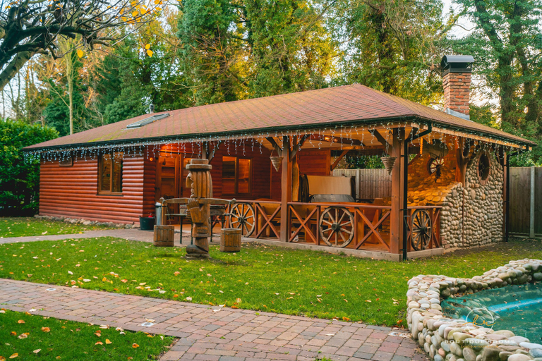 Exterior & Views 2, Brook Barn with Sauna & Hot Tub, Cambridgeshire