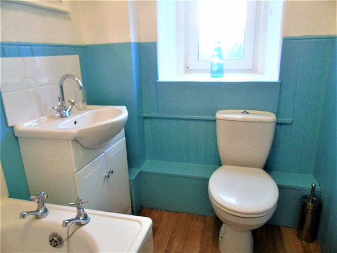 Bathroom 4, Snug - Tùr Sealladh Apartment, Argyll and Bute