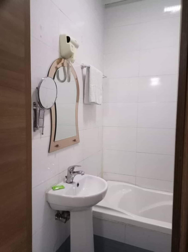 Bathroom 3, Park Hotels, Obio/Akp