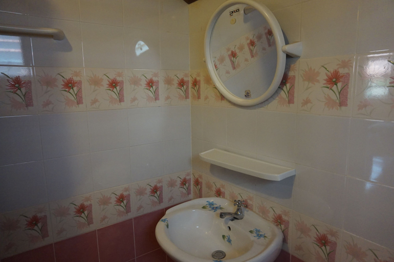 Bathroom 4, Zaleena Grand Hotel, Muang Udon Thani