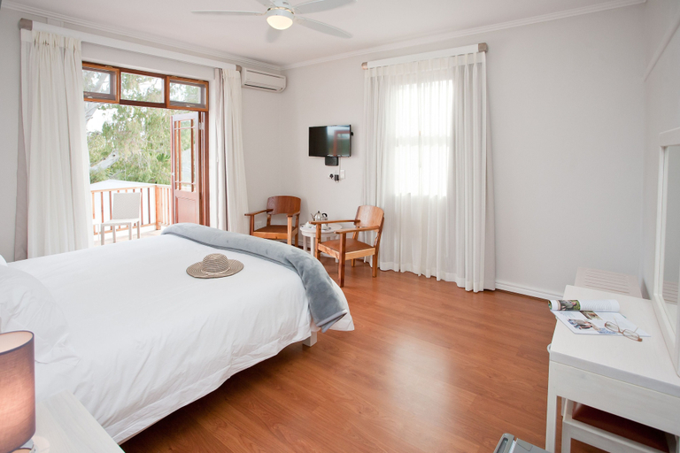 Bedroom 3, The Queen of Calitzdorp, Eden