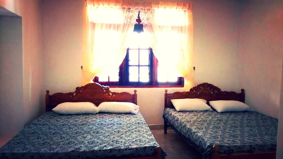 Bedroom 2, Rockview Holiday Bungalow, Ukuwela
