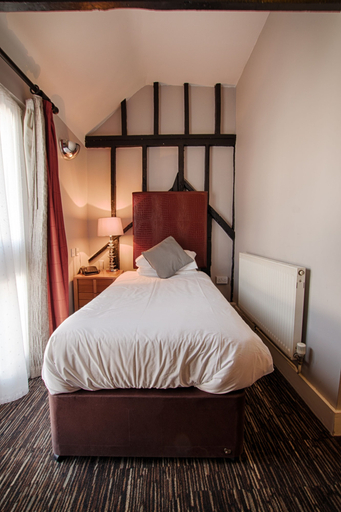 Bedroom 2, Saracens Head Hotel, Essex