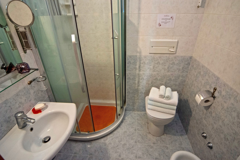 Bathroom 3, Residence Carla, Rimini