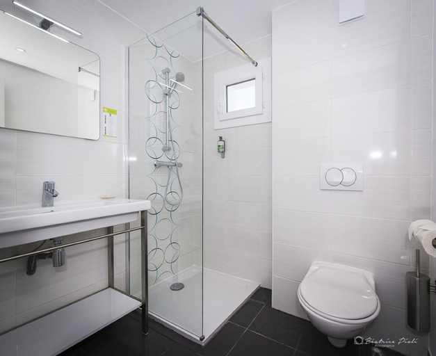 Bathroom 5, Hotel George Sand, Var