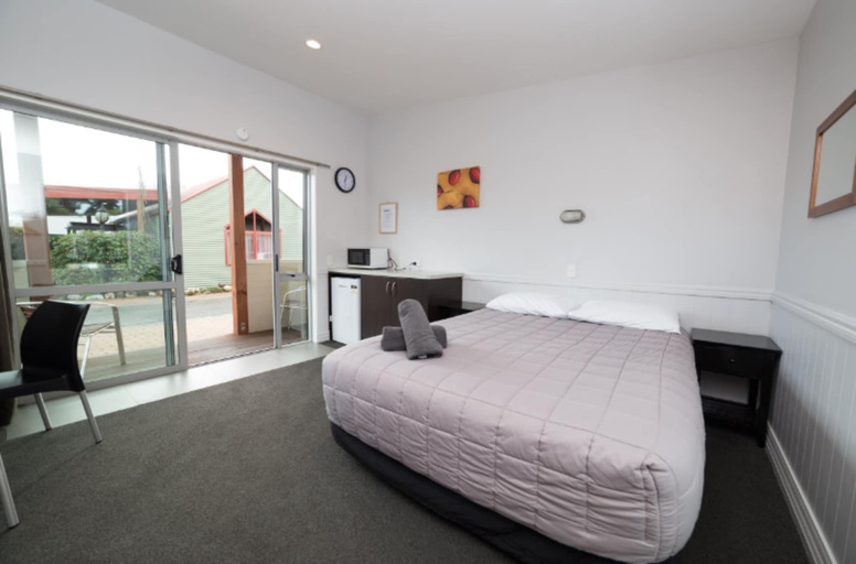 Bedroom 3, Tasman Holiday Parks - Te Anau, Southland