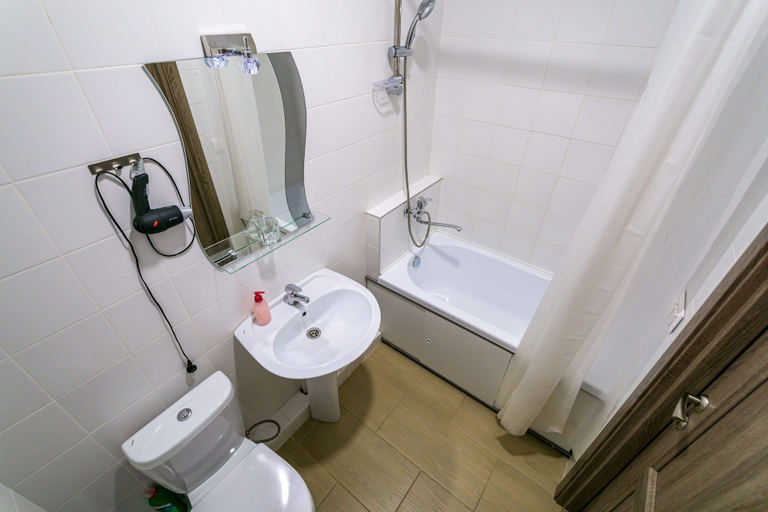Bathroom 3, Apartment Etazhydaily Radius, Ekaterinburg gorsovet