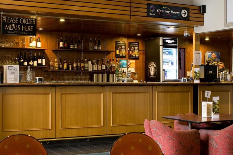 Food & Drinks 4, Heemskirk Motor Hotel, West Coast